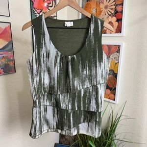 Jaclyn Smith | ruffle green tank top | medium